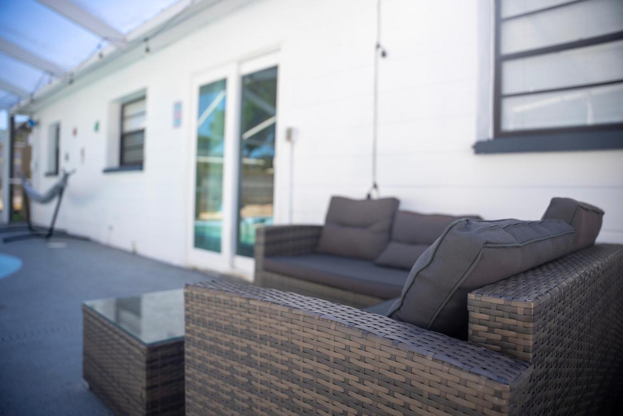Stunning Modern Home In Tampa With Pool - Just 5 Minutes From Airport! Exterior photo