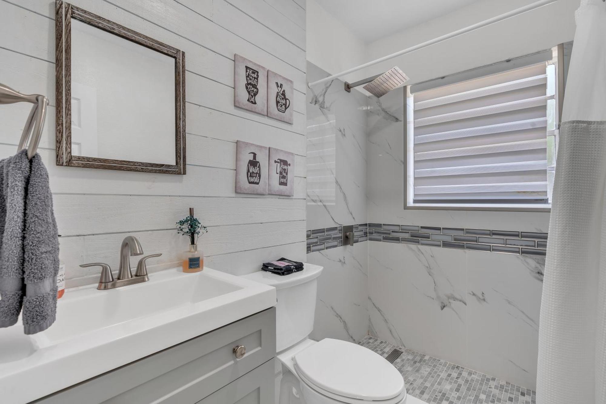 Stunning Modern Home In Tampa With Pool - Just 5 Minutes From Airport! Exterior photo